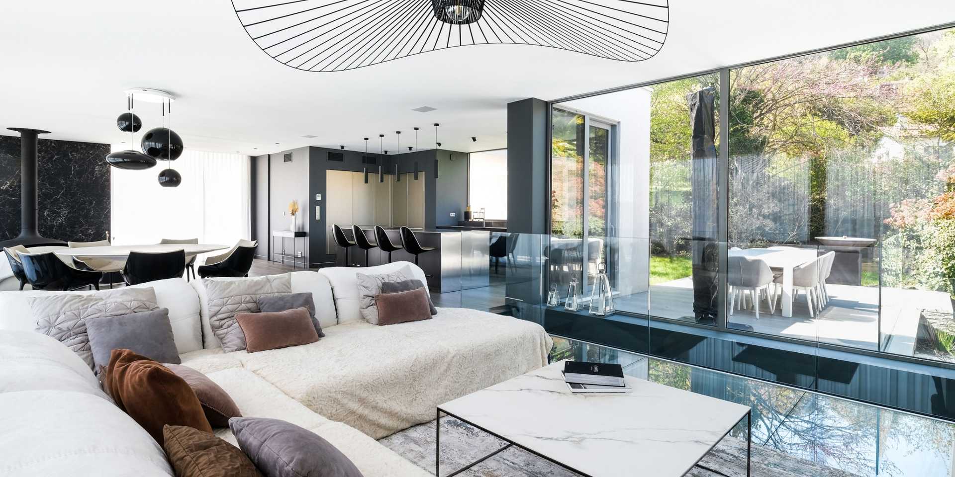 Aménagement d'une villa contemporaine par un architecte d'intérieur dans le Var