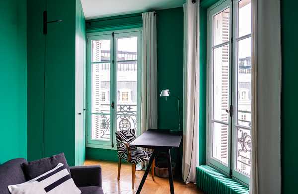 Bureau vert dans une rénovation haussmanienne